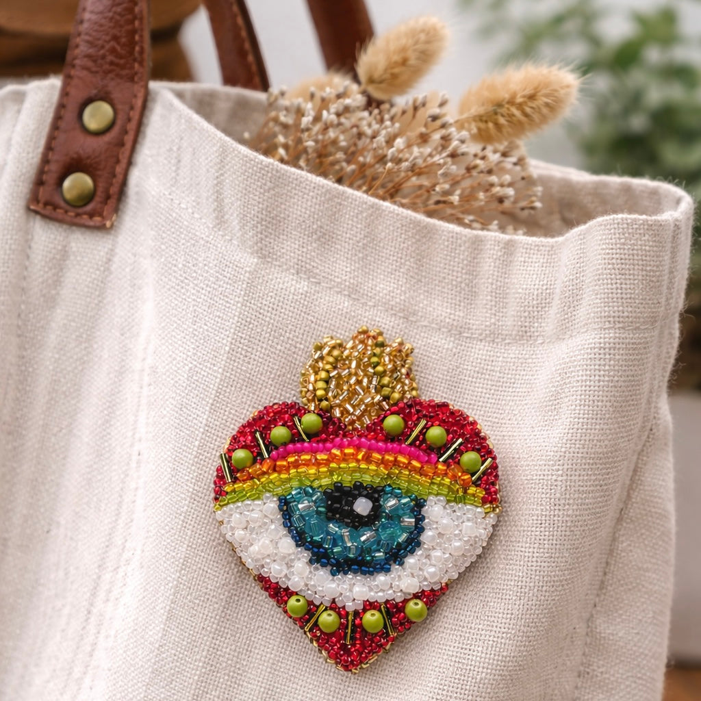 Broszka Serce z okiem