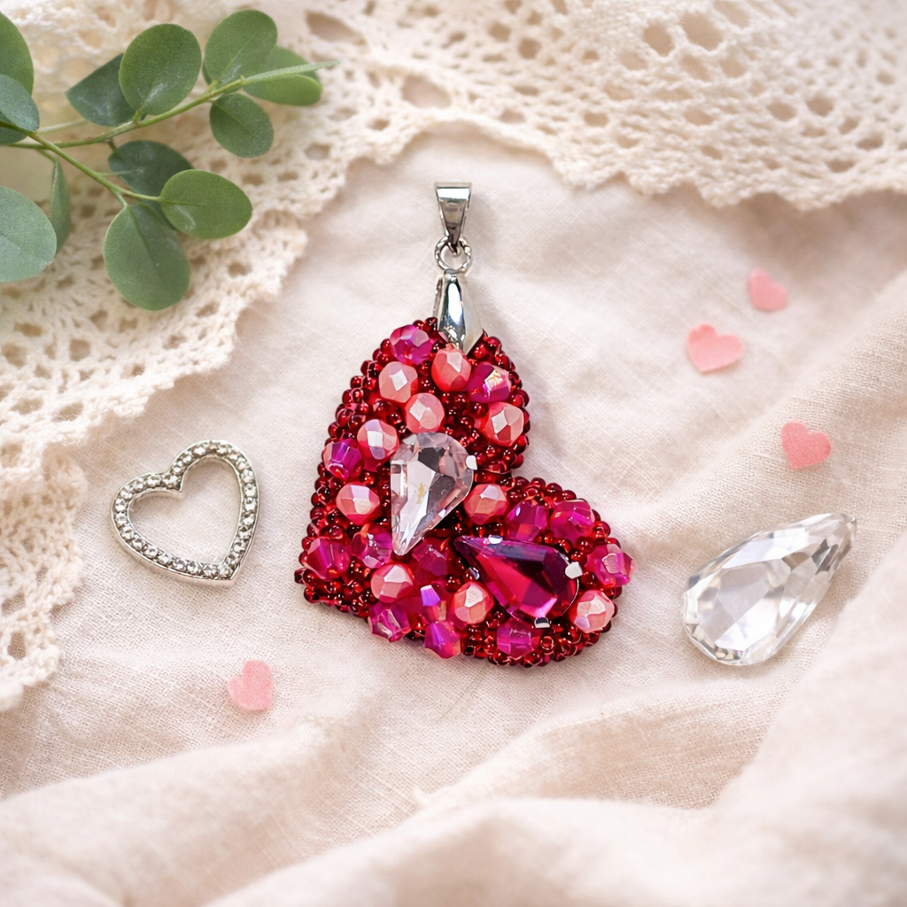 Wisior Różowe serduszko