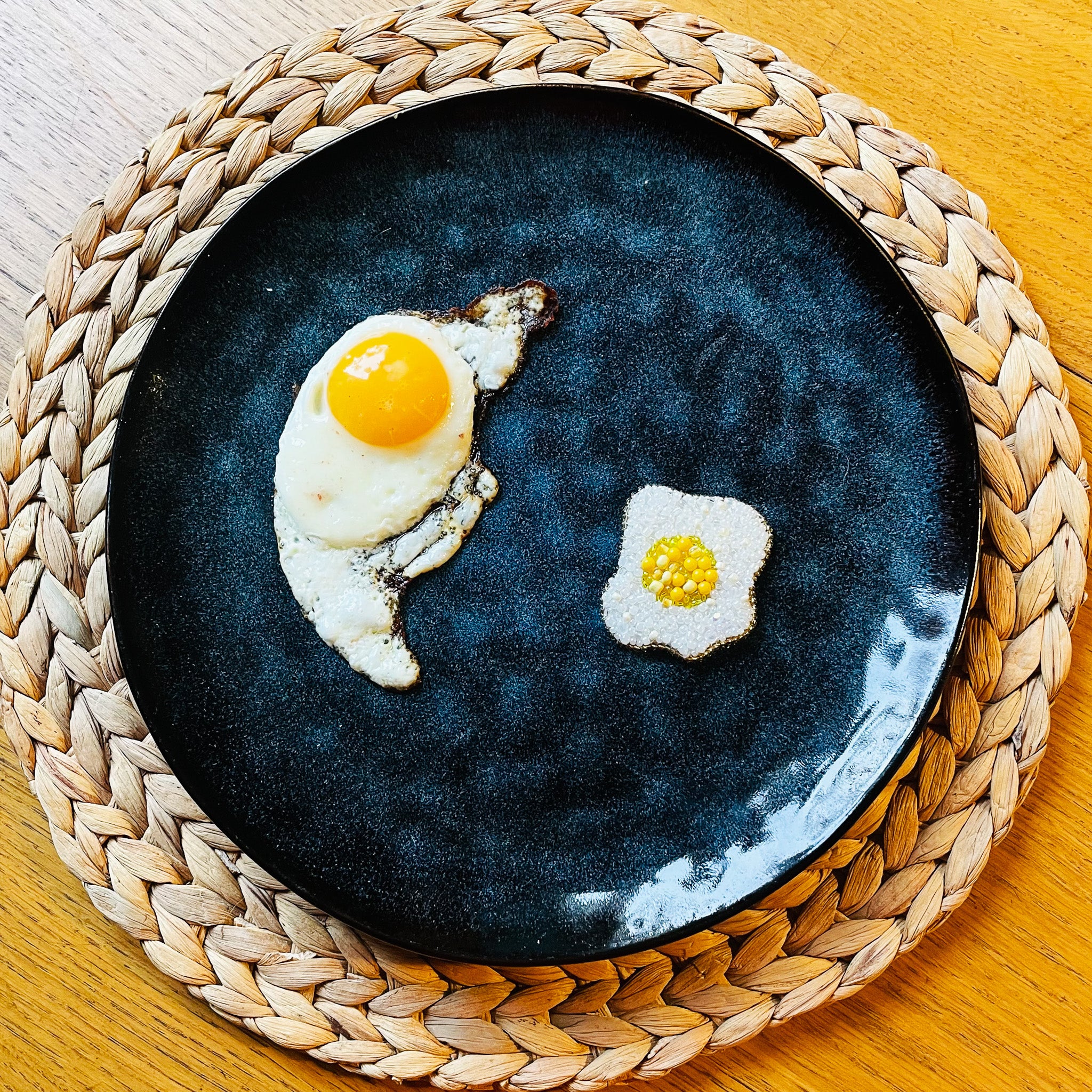 Jajko sadzone - broszka