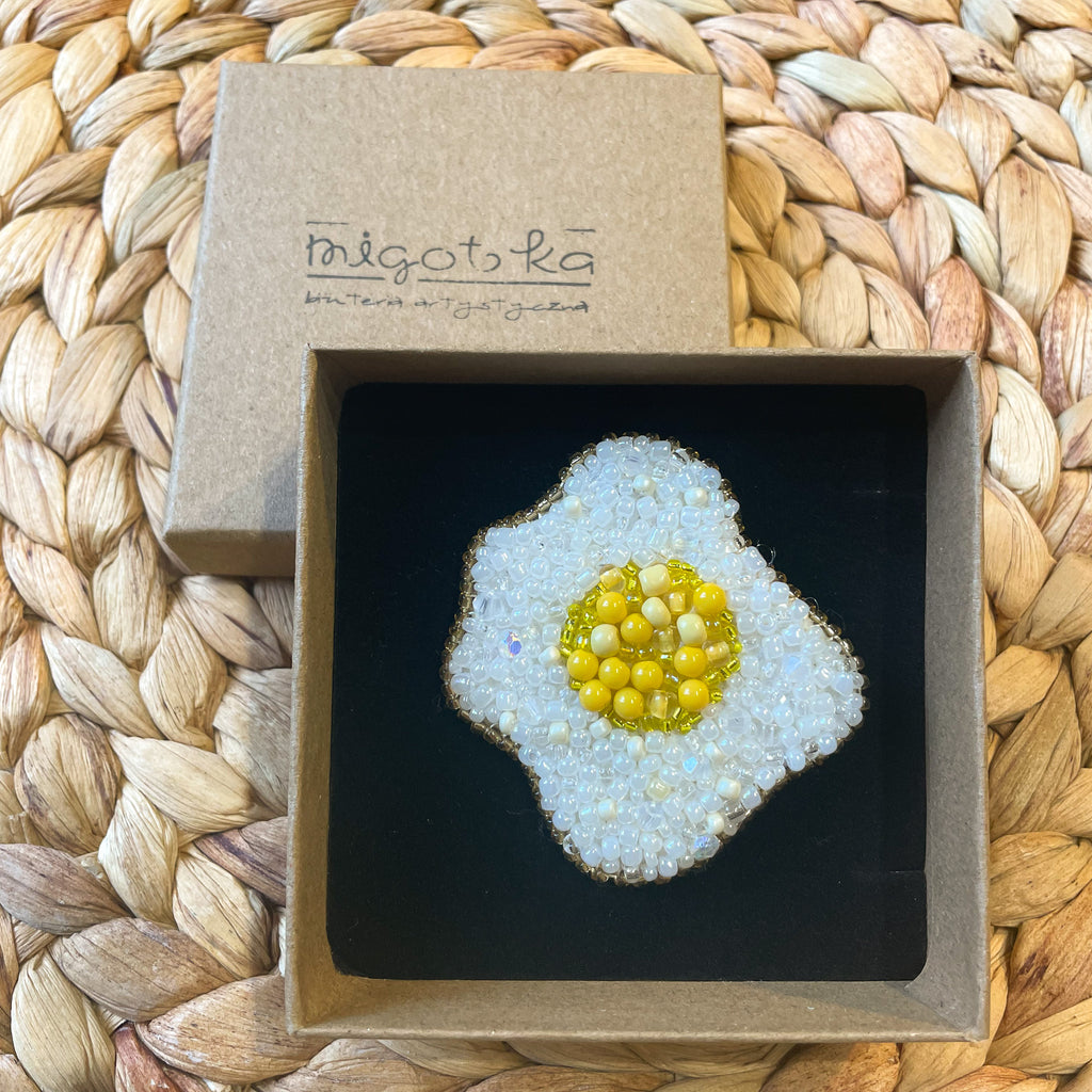 Jajko sadzone - broszka